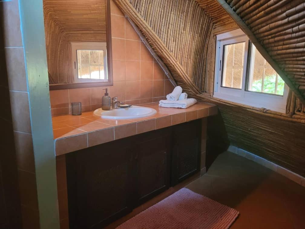 Villa Bord De Mer Avec Piscine Sali Tapé Exterior foto